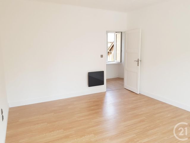 Maison &agrave; louer - 3 pi&egrave;ces - 78,58 m2 - Maen Roch - 35 - BRETAGNE