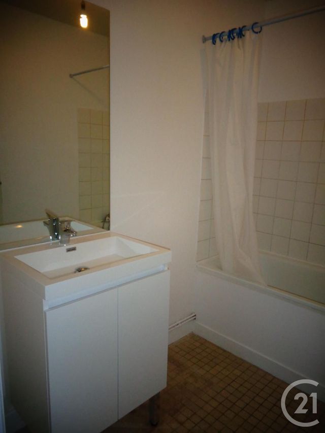 Maison &agrave; louer - 4 pi&egrave;ces - 80 m2 - St Germain En Cogles - 35 - BRETAGNE