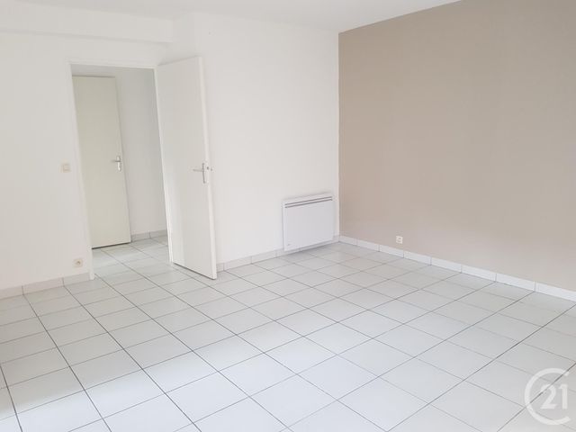 Appartement T2 &agrave; louer - 2 pi&egrave;ces - 44,66 m2 - Fougeres - 35 - BRETAGNE