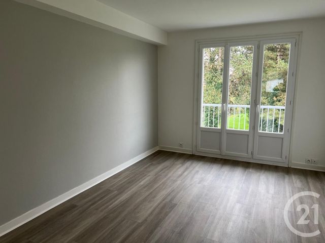 Appartement &agrave; louer - 3 pi&egrave;ces - 62,43 m2 - Fougeres - 35 - BRETAGNE