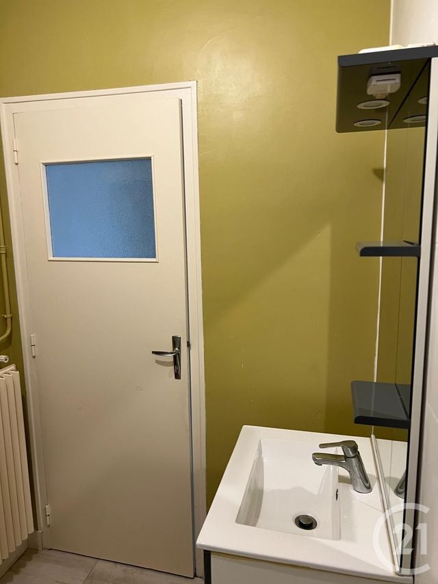 Appartement &agrave; louer - 3 pi&egrave;ces - 62,43 m2 - Fougeres - 35 - BRETAGNE