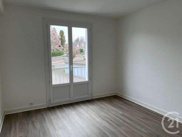 Appartement &agrave; louer - 3 pi&egrave;ces - 62,43 m2 - Fougeres - 35 - BRETAGNE