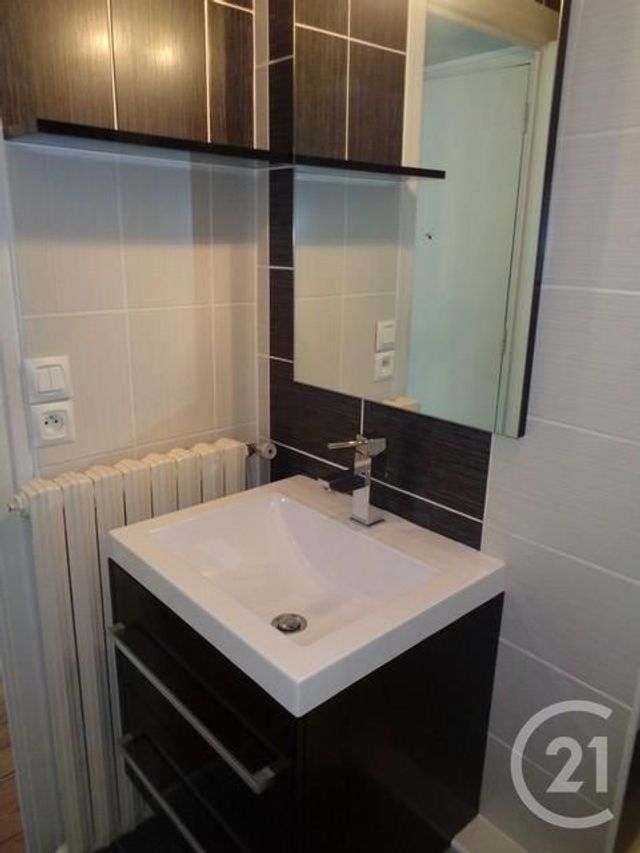 Appartement F2 &agrave; louer - 2 pi&egrave;ces - 41,02 m2 - Fougeres - 35 - BRETAGNE