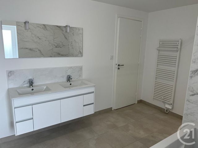 Maison &agrave; louer - 4 pi&egrave;ces - 118,80 m2 - Le Chatellier - 35 - BRETAGNE