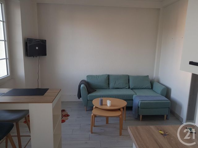 Appartement T3 &agrave; louer - 3 pi&egrave;ces - 55,48 m2 - Fougeres - 35 - BRETAGNE
