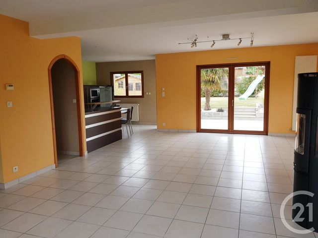 Maison &agrave; louer - 4 pi&egrave;ces - 137,50 m2 - Maen Roch - 35 - BRETAGNE