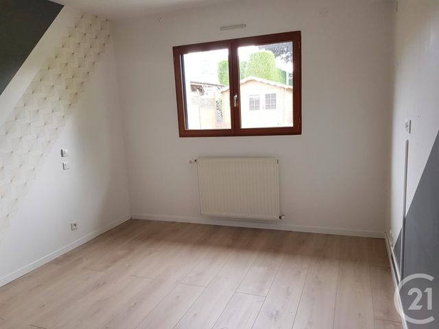 Maison &agrave; louer - 4 pi&egrave;ces - 137,50 m2 - Maen Roch - 35 - BRETAGNE