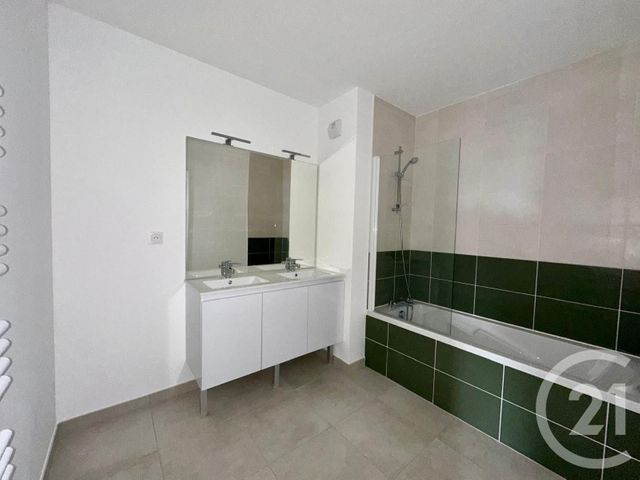 Appartement T4 &agrave; vendre - 4 pi&egrave;ces - 84 m2 - Fougeres - 35 - BRETAGNE