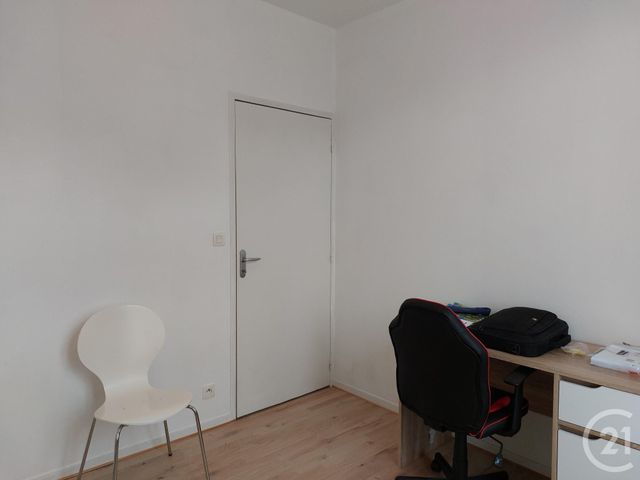 Appartement T3 &agrave; louer - 3 pi&egrave;ces - 59,01 m2 - Fougeres - 35 - BRETAGNE