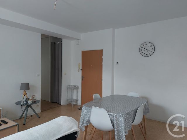 Appartement T3 &agrave; louer - 3 pi&egrave;ces - 59,01 m2 - Fougeres - 35 - BRETAGNE