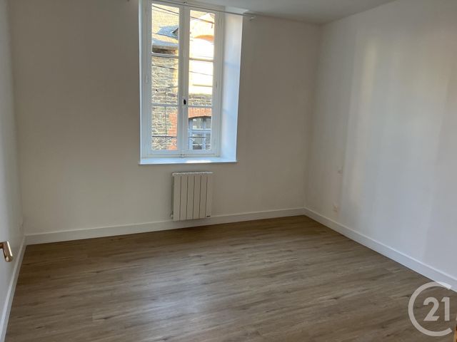 Appartement &agrave; louer - 3 pi&egrave;ces - 79,44 m2 - Fougeres - 35 - BRETAGNE