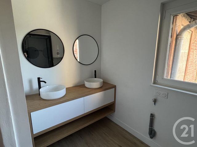 Appartement &agrave; louer - 3 pi&egrave;ces - 79,44 m2 - Fougeres - 35 - BRETAGNE