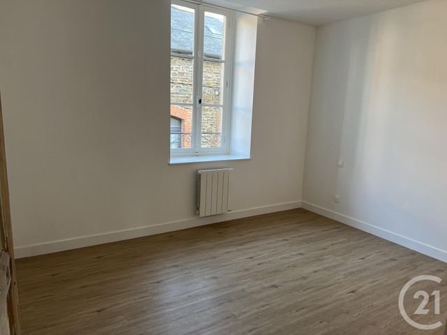 Appartement &agrave; louer - 3 pi&egrave;ces - 79,44 m2 - Fougeres - 35 - BRETAGNE
