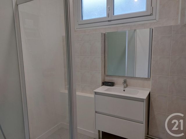 Appartement F2 &agrave; louer - 2 pi&egrave;ces - 50 m2 - Fougeres - 35 - BRETAGNE