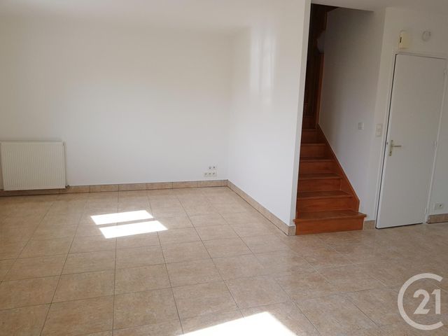 Maison &agrave; louer - 4 pi&egrave;ces - 90 m2 - Fougeres - 35 - BRETAGNE