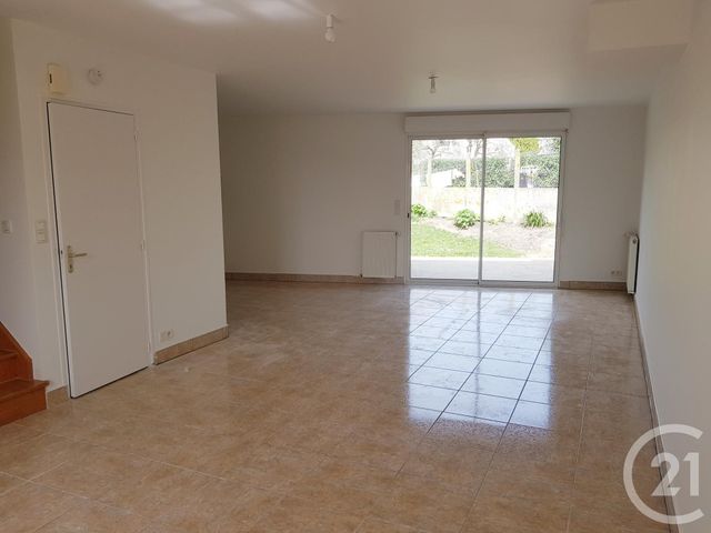 Maison &agrave; louer - 4 pi&egrave;ces - 90 m2 - Fougeres - 35 - BRETAGNE