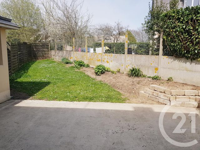 Maison &agrave; louer - 4 pi&egrave;ces - 90 m2 - Fougeres - 35 - BRETAGNE