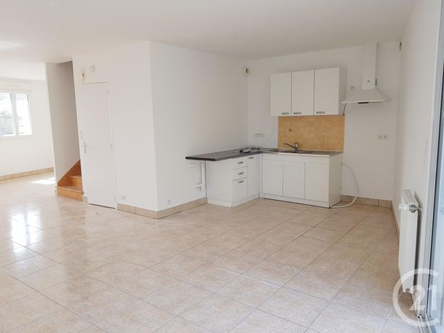 Maison &agrave; louer - 4 pi&egrave;ces - 90 m2 - Fougeres - 35 - BRETAGNE