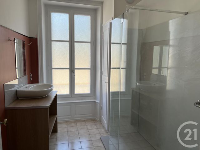 Appartement &agrave; louer - 2 pi&egrave;ces - 44,89 m2 - Fougeres - 35 - BRETAGNE