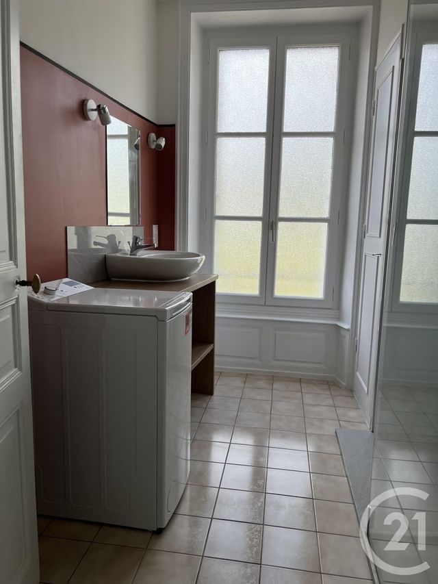 Appartement &agrave; louer - 2 pi&egrave;ces - 44,89 m2 - Fougeres - 35 - BRETAGNE