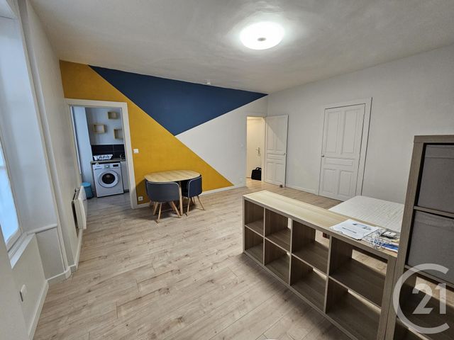 Appartement T1 &agrave; louer - 1 pi&egrave;ce - 31,40 m2 - Fougeres - 35 - BRETAGNE