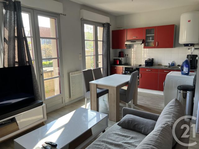 Appartement F1 bis &agrave; louer - 2 pi&egrave;ces - 33,80 m2 - Fougeres - 35 - BRETAGNE