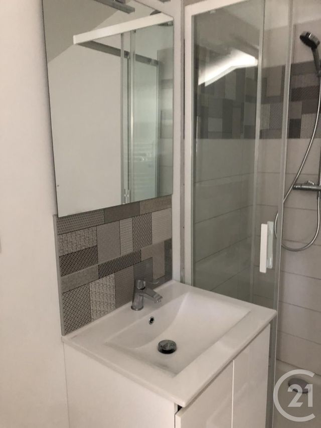Appartement Studio &agrave; louer - 1 pi&egrave;ce - 21,49 m2 - Fougeres - 35 - BRETAGNE