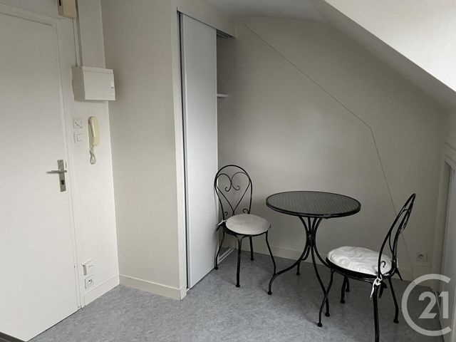 Appartement &agrave; louer - 2 pi&egrave;ces - 15,42 m2 - Fougeres - 35 - BRETAGNE