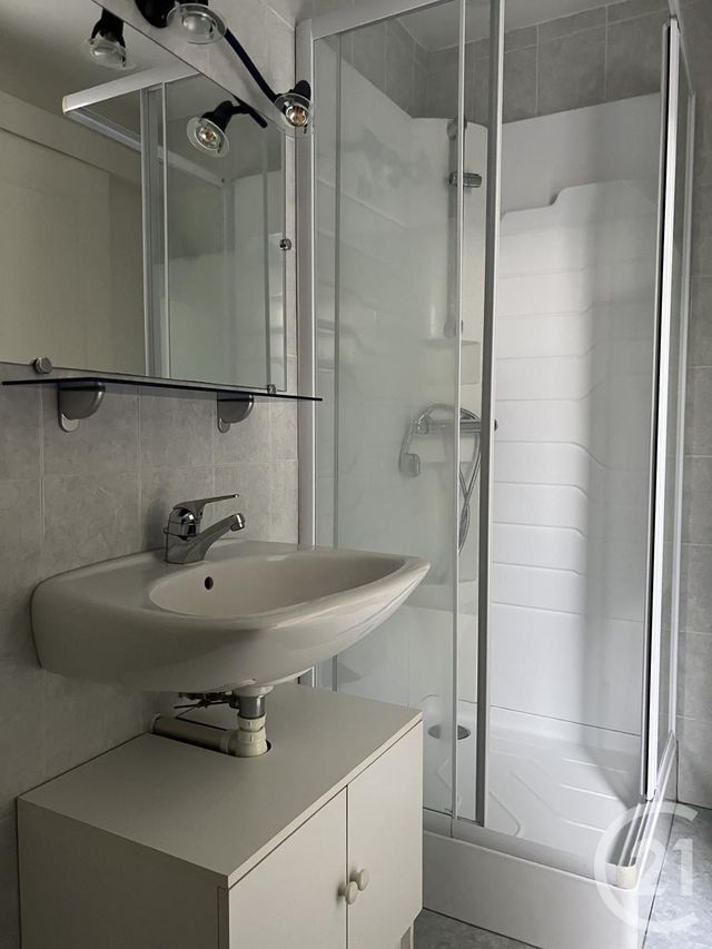 Appartement &agrave; louer - 2 pi&egrave;ces - 15,42 m2 - Fougeres - 35 - BRETAGNE
