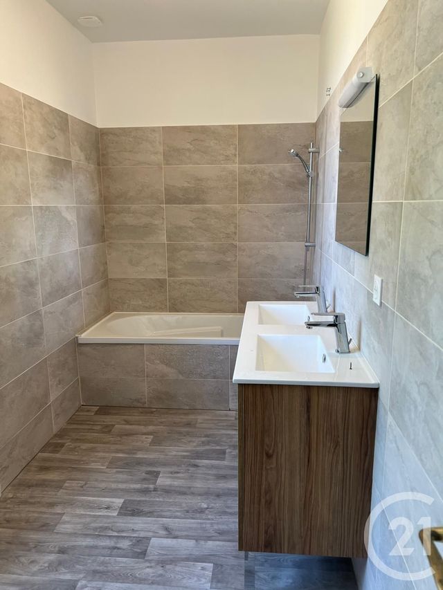 Maison &agrave; louer - 5 pi&egrave;ces - 115 m2 - Luitre Dompierre - 35 - BRETAGNE