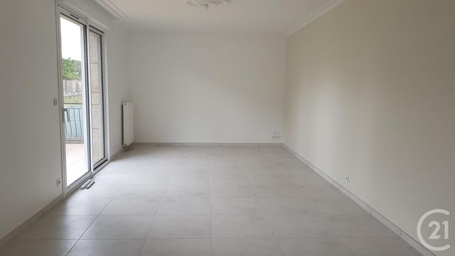 Maison &agrave; louer - 5 pi&egrave;ces - 121,64 m2 - St Germain En Cogles - 35 - BRETAGNE