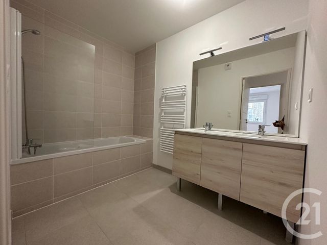 Appartement F5 &agrave; vendre - 5 pi&egrave;ces - 100,30 m2 - Fougeres - 35 - BRETAGNE