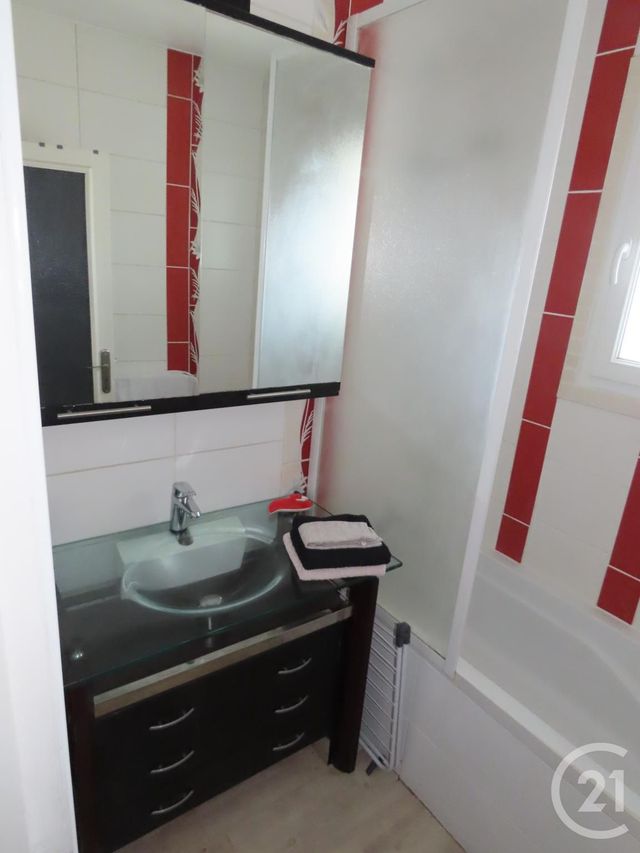 Appartement &agrave; louer - 2 pi&egrave;ces - 43,54 m2 - Fougeres - 35 - BRETAGNE