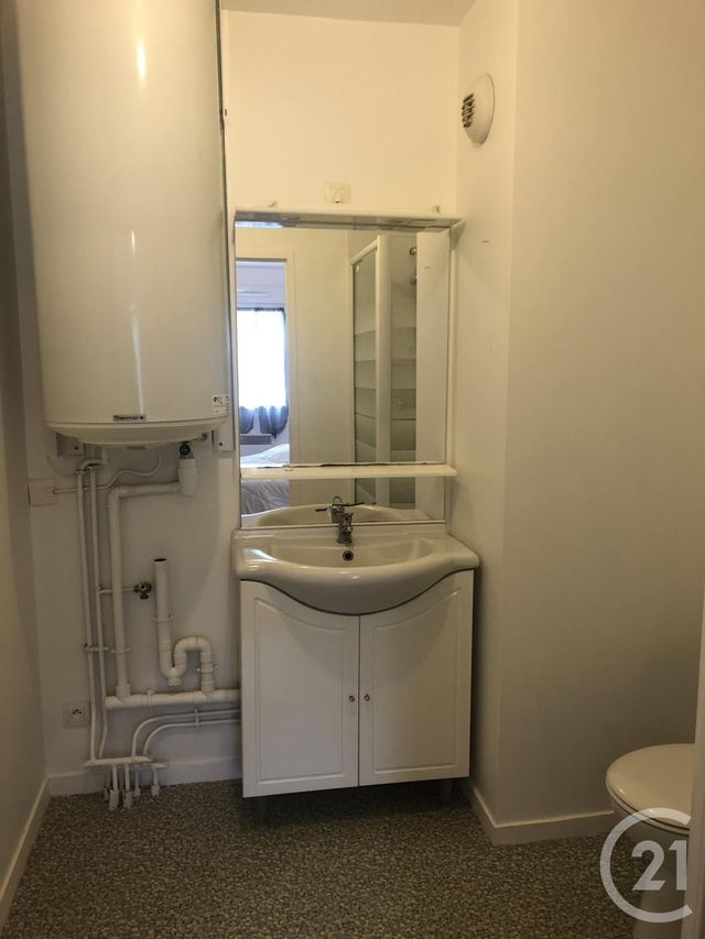 Appartement &agrave; louer - 2 pi&egrave;ces - 35,50 m2 - Fougeres - 35 - BRETAGNE