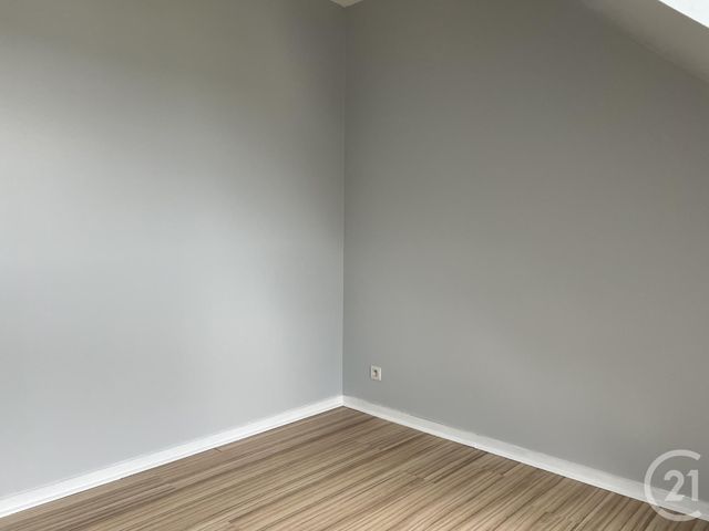 Appartement T2 &agrave; louer - 3 pi&egrave;ces - 28,40 m2 - Fougeres - 35 - BRETAGNE
