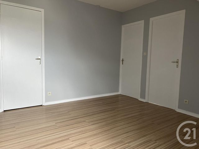 Appartement T2 &agrave; louer - 3 pi&egrave;ces - 28,40 m2 - Fougeres - 35 - BRETAGNE