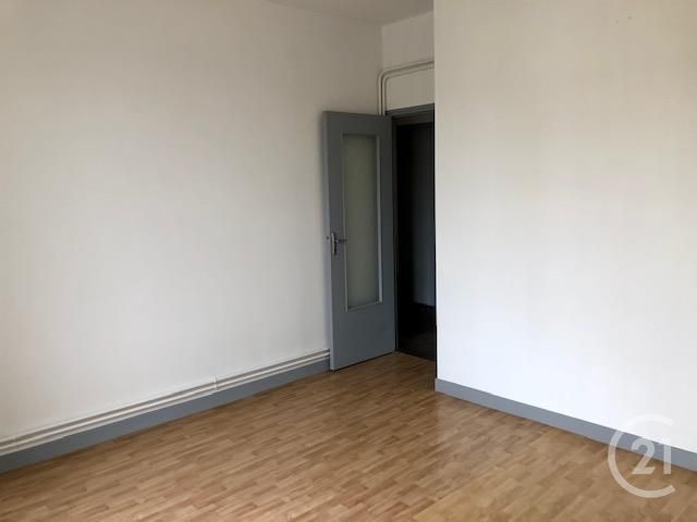 Appartement &agrave; louer - 2 pi&egrave;ces - 35 m2 - Fougeres - 35 - BRETAGNE
