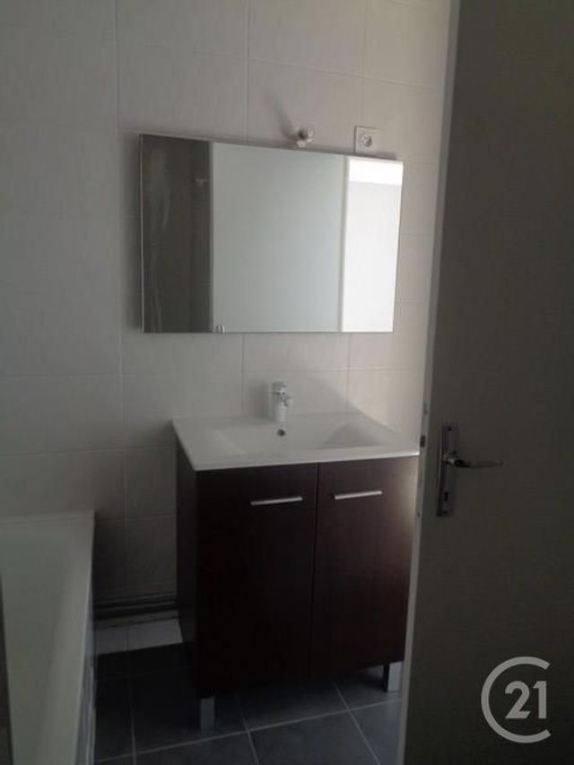 Appartement F2 &agrave; louer - 2 pi&egrave;ces - 46,11 m2 - Fougeres - 35 - BRETAGNE