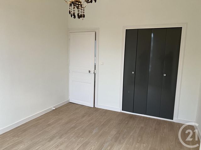 Appartement &agrave; louer - 3 pi&egrave;ces - 96,10 m2 - Fougeres - 35 - BRETAGNE