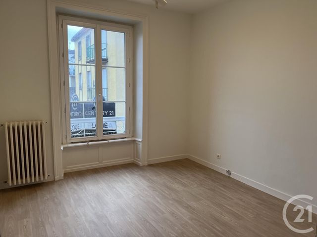 Appartement &agrave; louer - 3 pi&egrave;ces - 96,10 m2 - Fougeres - 35 - BRETAGNE
