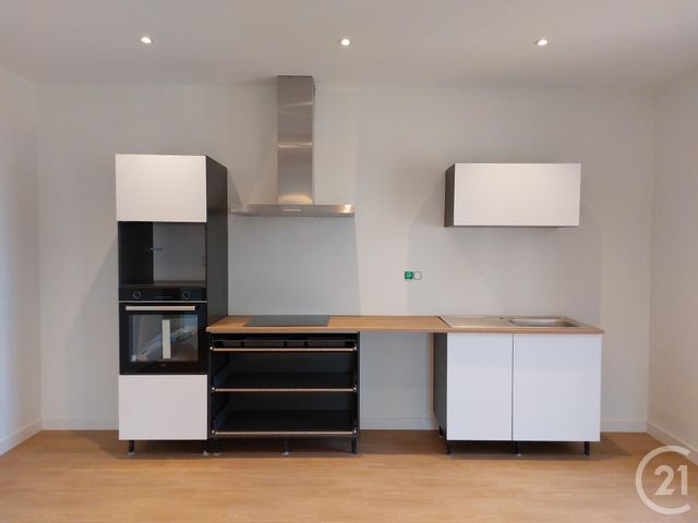 Appartement &agrave; louer - 3 pi&egrave;ces - 96,10 m2 - Fougeres - 35 - BRETAGNE