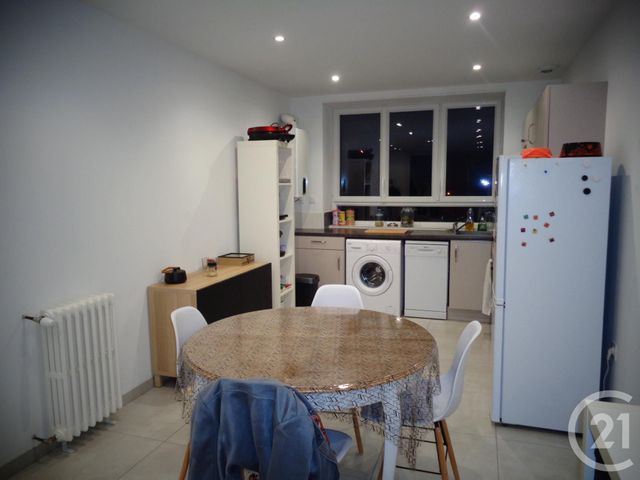 Appartement &agrave; louer - 2 pi&egrave;ces - 54 m2 - Fougeres - 35 - BRETAGNE