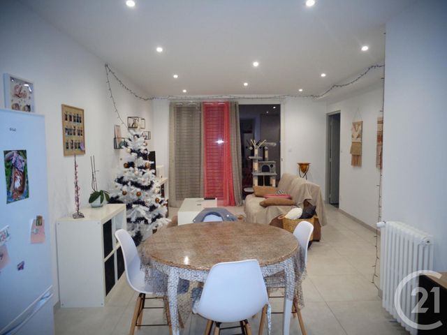 Appartement &agrave; louer - 2 pi&egrave;ces - 54 m2 - Fougeres - 35 - BRETAGNE