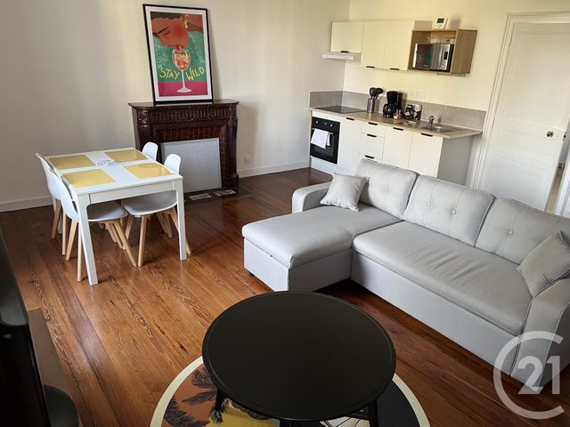 Appartement &agrave; louer - 2 pi&egrave;ces - 41 m2 - Fougeres - 35 - BRETAGNE