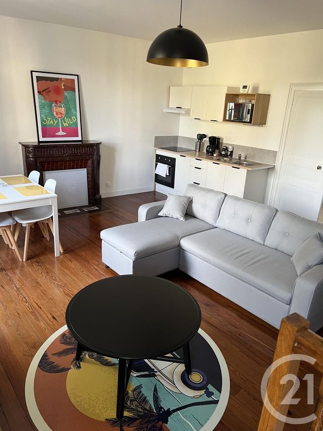 Appartement &agrave; louer - 2 pi&egrave;ces - 41 m2 - Fougeres - 35 - BRETAGNE
