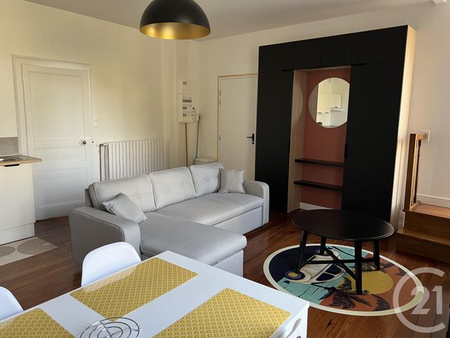 Appartement &agrave; louer - 2 pi&egrave;ces - 41 m2 - Fougeres - 35 - BRETAGNE
