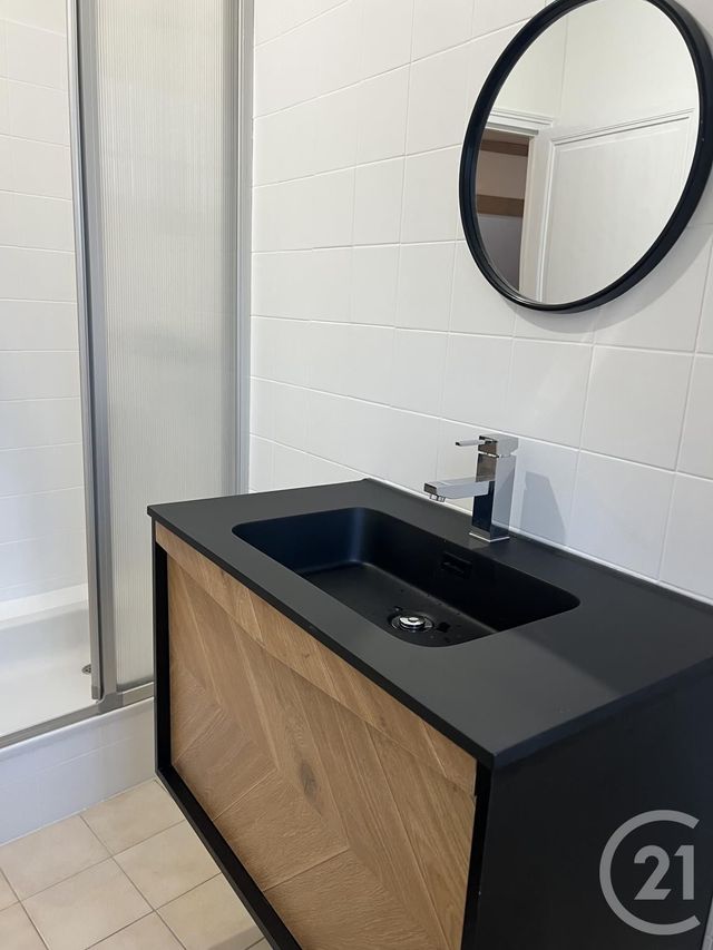Appartement &agrave; louer - 2 pi&egrave;ces - 36,71 m2 - Fougeres - 35 - BRETAGNE