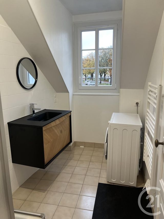 Appartement &agrave; louer - 2 pi&egrave;ces - 36,71 m2 - Fougeres - 35 - BRETAGNE
