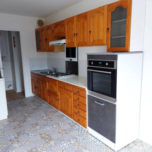 Appartement Duplex &agrave; louer - 4 pi&egrave;ces - 80,81 m2 - Fougeres - 35 - BRETAGNE