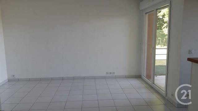 Appartement F2 &agrave; louer - 2 pi&egrave;ces - 44,66 m2 - Fougeres - 35 - BRETAGNE